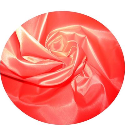 40-90gm Tessuto di colore Taffeta 210T 100% poliestere usato in modo selvaggio con standard di esportazione