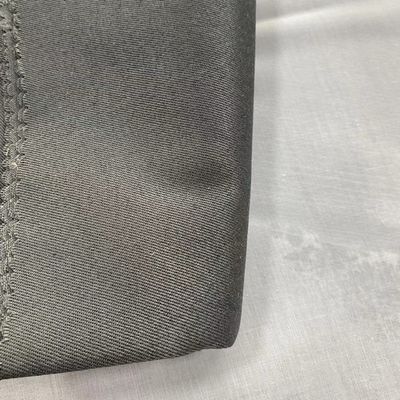 Tessuto a sfere colorato semplice CVC 65 35 Poliestere cotone Twill per abbigliamento