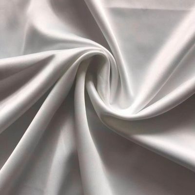 150D*150D Conteggio dei filati Tessuto di poliestere per abbigliamento da lavoro e abito in colore personalizzato