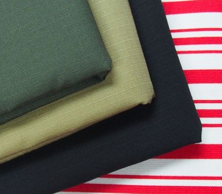235gm TC Ripstop tessuto in verde scuro per la sicurezza Uniforme colore personalizzato