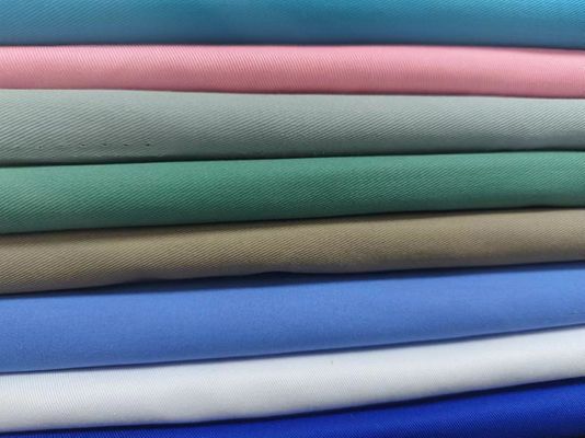 Antipillola impermeabile 100% tessuto di poliestere Twill abbigliamento da lavoro tessuto da stoffa colore personalizzato