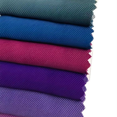 2024 Disegno Gabardine tessuto di abbigliamento da lavoro per un modello uniforme antistatico e SOLIDS