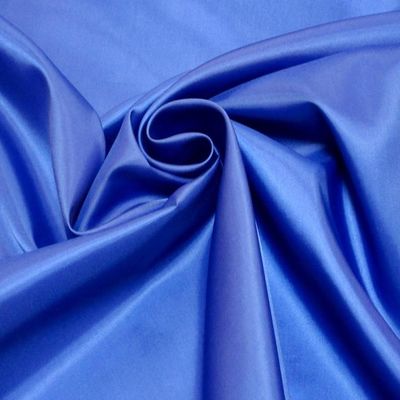40-90gm Tessuto di colore Taffeta 210T 100% poliestere usato in modo selvaggio con standard di esportazione