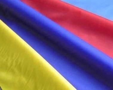 Stoffa di colore personalizzato in Taffeta per disegni tessuti