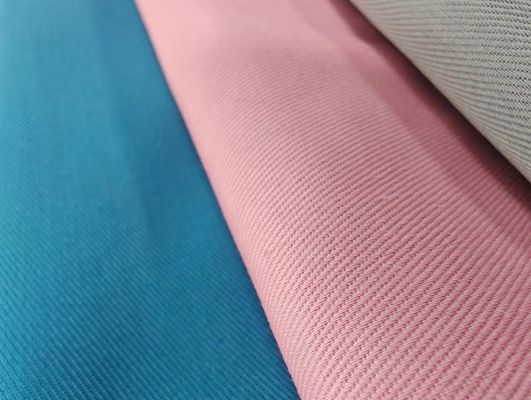 Whosale 40-60GSM 63D*63D Poliestere rivestimento 210T tessuto Taffeta con colore personalizzato
