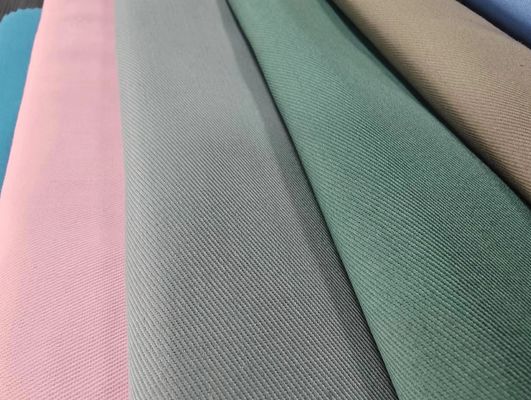 Whosale 40-60GSM 63D*63D Poliestere rivestimento 210T tessuto Taffeta con colore personalizzato